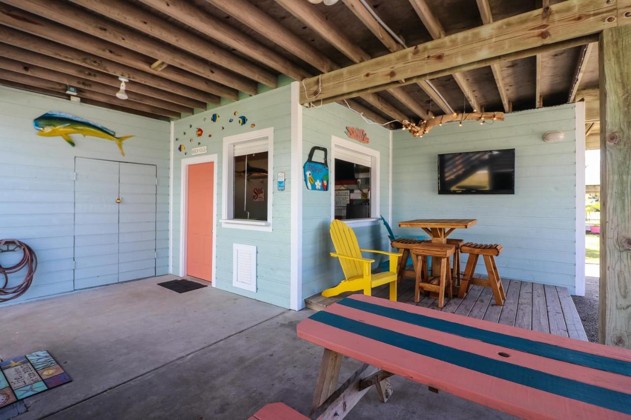 One-Of-A-Kind Beach Home With Lounge Bar Game Room Galveston Buitenkant foto