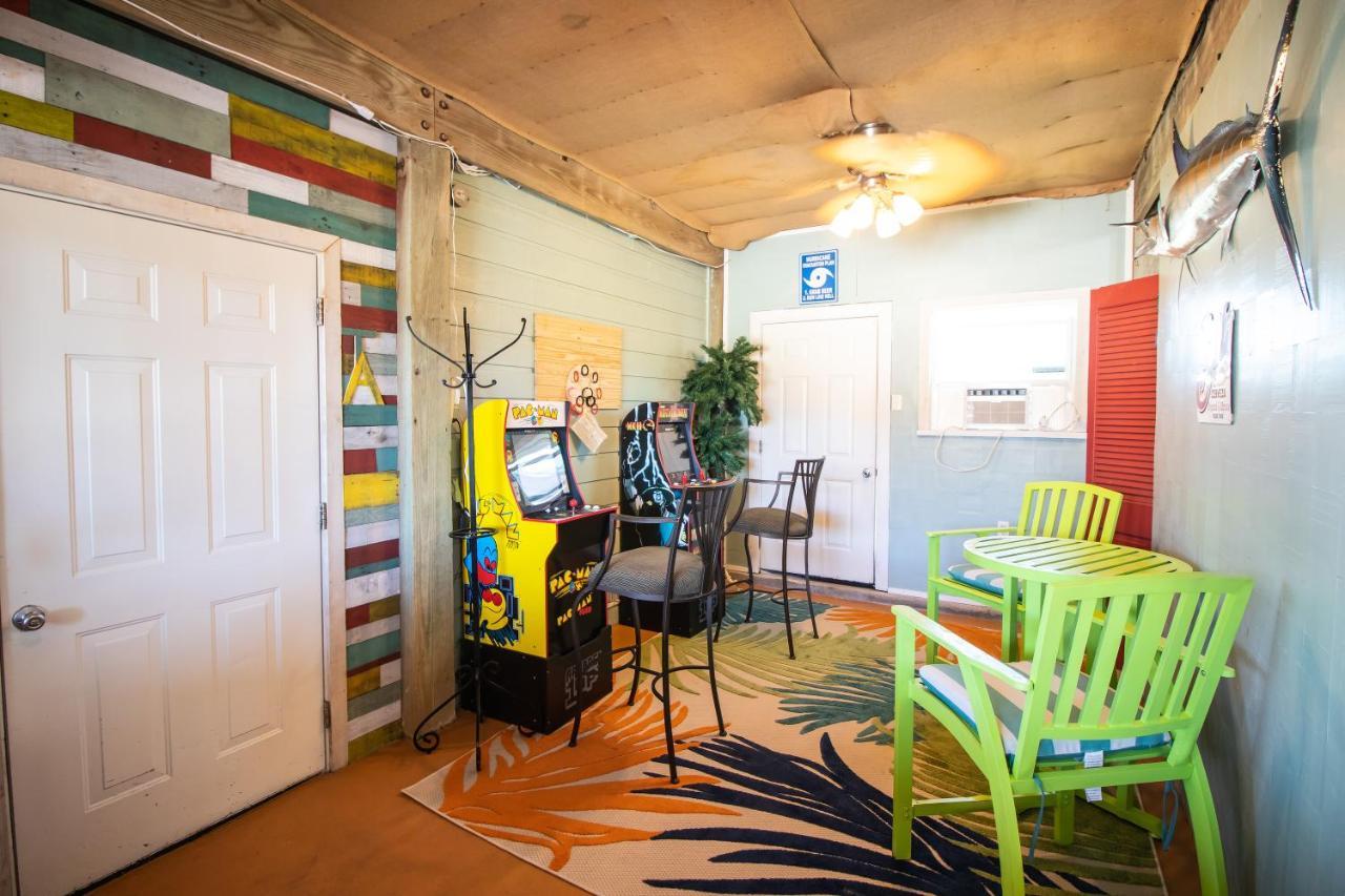 One-Of-A-Kind Beach Home With Lounge Bar Game Room Galveston Buitenkant foto