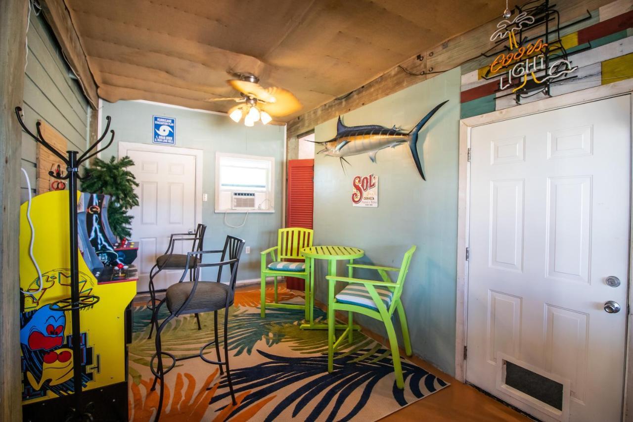 One-Of-A-Kind Beach Home With Lounge Bar Game Room Galveston Buitenkant foto
